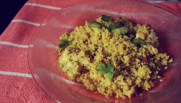 Cous Cous speziato con uvetta pinoli e pollo